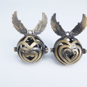 angel wings lockets - heart pattern pendant - round locket - lockets for daughter - jewlery gift locket pendant - round flying pendant -2pcs