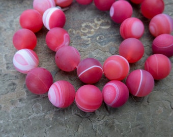 matte fushcia banded agate beads - fushcia gemstone  agate - stripe loose beads - white and fushcia beads - round agate beads  -15inch