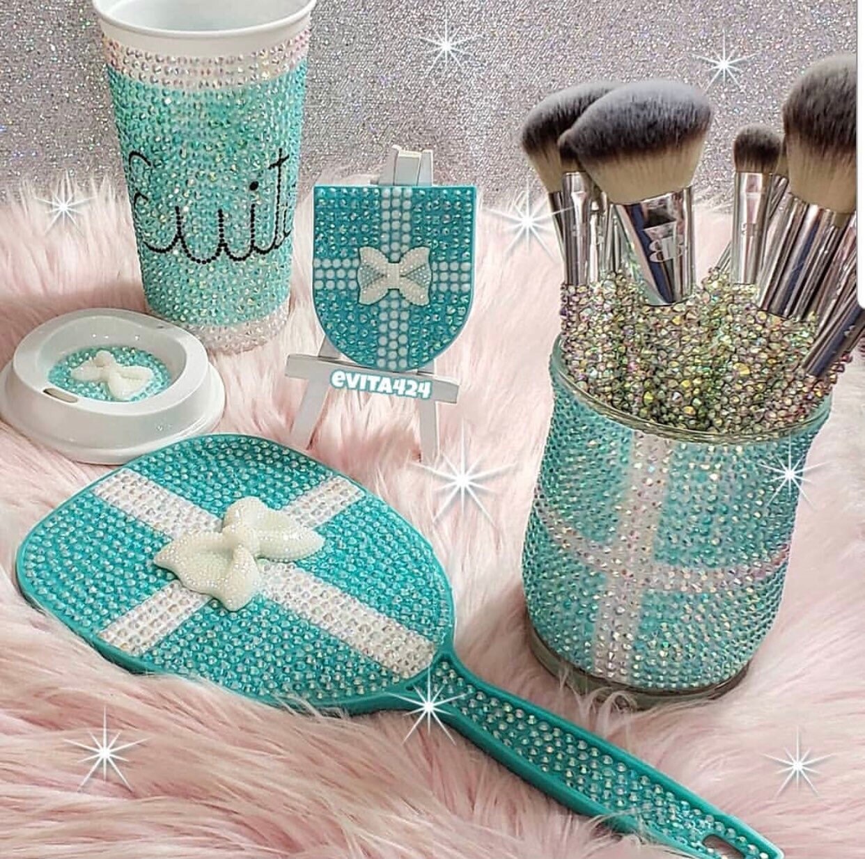 teal pen holder