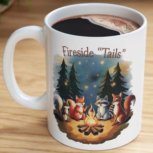 Fireside Tails Becher, Fuchs Waschbär Eichhörnchen Lagerfeuer Kaffeetasse Geschenk