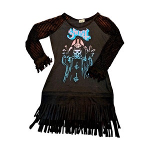 Ghost Kleid, Ghost Band Shirt, Metal Merch, Metal Kleid, Band Merch, Bandkleid, Fransenkleid, schwarzes Kleid, Gothic Kleid, Goth Merch