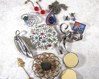 Vintage Costume Jewelry Grab Bag, Lot, Bundle, Craft Jewelry Supplies, Grab Bag Gifts, Assemblage