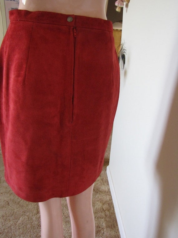 Stunning Vegan Red Leather Knee Length Vintage Sk… - image 3