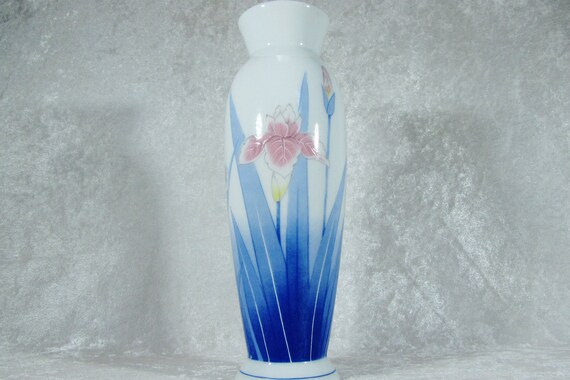 Fine China Porcelain Flower Bud Vase, Small Decorative Vintage Home Decor, Short Hand Painted Japanese Vase