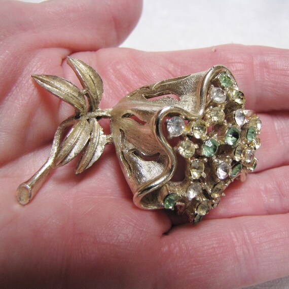 Vintage Coro  Flower Brooch, Designer 1950s Flora… - image 3