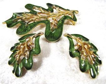 Vintage Sarah Coventry Green Enamel Leaf Jewelry Set, 1960s Clip On Earrings and Brooch