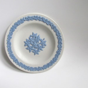 Vintage Small WEDGEWOOD Jasperware saucer