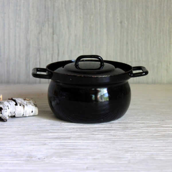 SALE small vintage black enamelware pot // enamel ware bean pot // rusty pot with lid