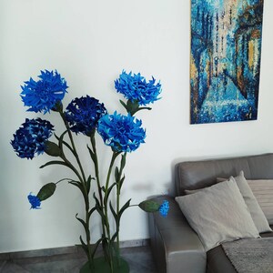Kornblume. Offene Blüte/Blütenknospe. Hergestellt mit Schaum EVA