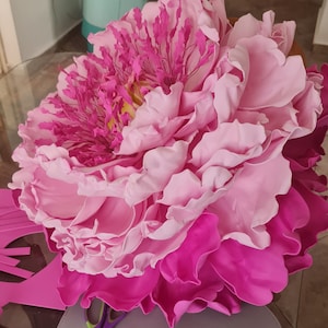 Polymer Einzigartige Pfingstrose schöne Blume. Hergestellt mit Schaum EVA