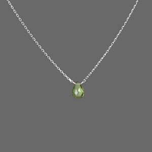 Peridot Necklace • Sterling Silver • August Birthstone • Minimal Necklace • Dainty Chain • Crystal Necklace • Birthday Gift • Natural Gem