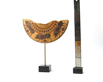 Fragment van Grieks vaasdeksel op basis 25 cm hoogte