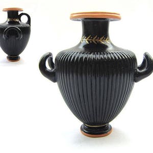Greek vase , Black glazed Hydria , Apulian Etruscan vase ,  Museum quality replica