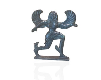 Gorgona griega de bronce cardenillo, Escultura de bronce