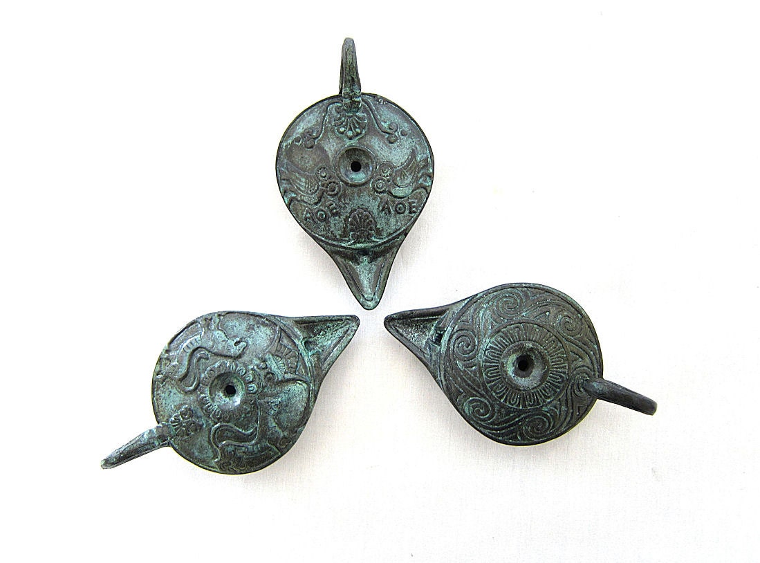 ブロンズオイルランプ、古代ギリシャのオイルランプの複製、クリスマス