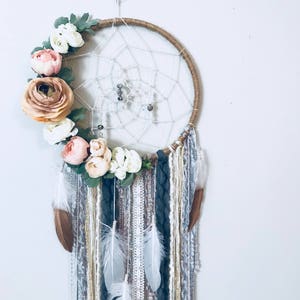 Floral Dreamcatcher, Boho Wall Hanging, Feather Yarn Decor