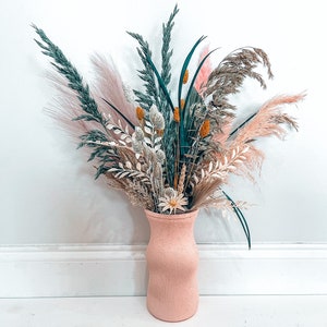 Floral Home Decor, Gift for Her, Bouquet in a Vase, Dried Floral Arrangement, Boho Home Decor, Dried Flower Bouquet, Modern Floral Design