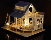 1: 24 DIY Miniature Dollhouse Kit Queenstown Suburban House 