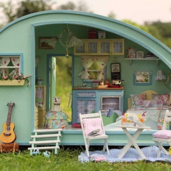 1:24 Miniature Dollhouse DIY Kit Travel Trailer w/ Light Music Box Cute House Model Time Travel Camper Van Craft Gift Home Decor Summer