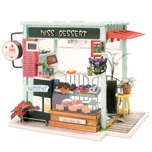 Pink & Blue Dollhouse Miniature Flowers in a Basket – Little Shop of  Miniatures