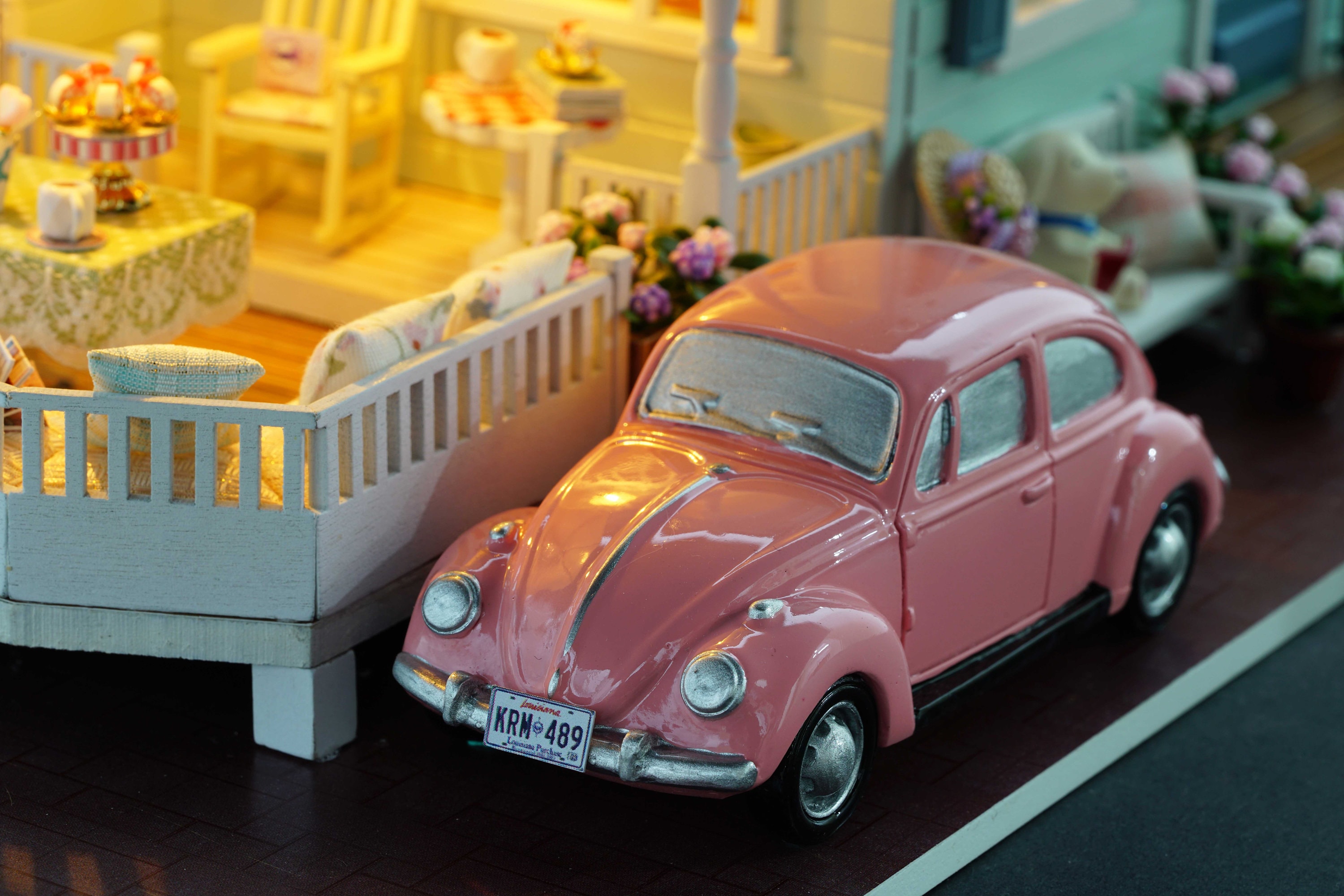 1: 24 DIY Miniature Dollhouse Kit Queenstown Suburban House Car Afternoon  Tea Time Patio Pink Car Cute Room With Light and Music Box 