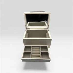Custom Stella Jewelry Box