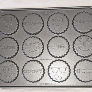 Nordic Ware Funny Face Treats Pan Cast Aluminum Non Stick Finish Cookie Pan Sandwich Cookies Whoopie Pies Ice Cream Sandwiches Made in USA