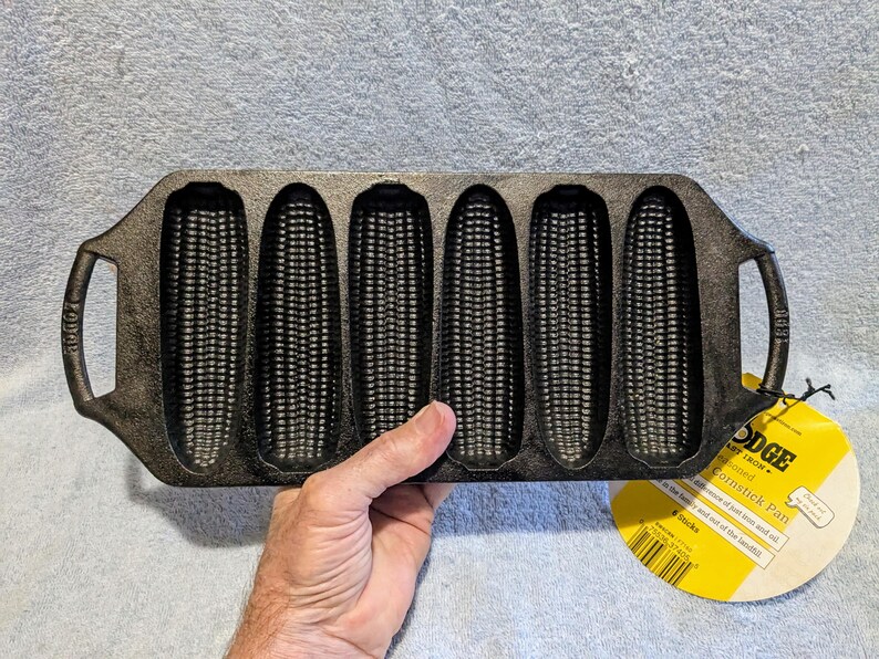 Lodge Cast Iron Cornstick Pan - Thumbnail 5
