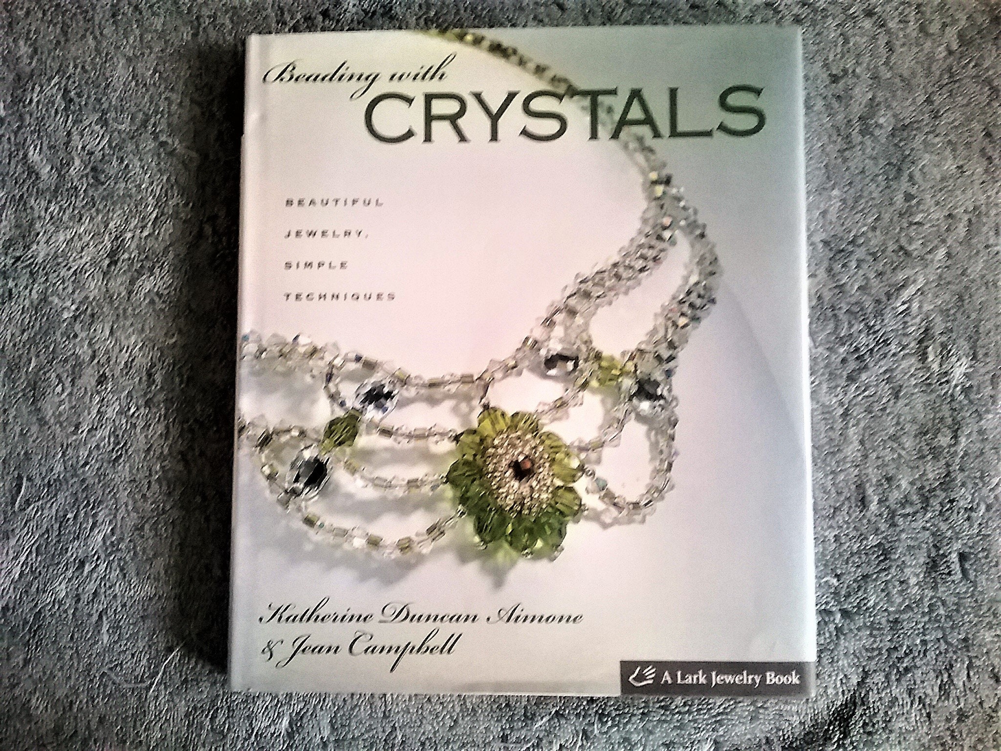 Beading with World Beads: Beautiful Jewelry, Simple Techniques (A Lark  Jewelry Book)