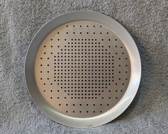 8 1/2" Round Perforated Pizza Pan # 1075 Aluminum Very Good Condition