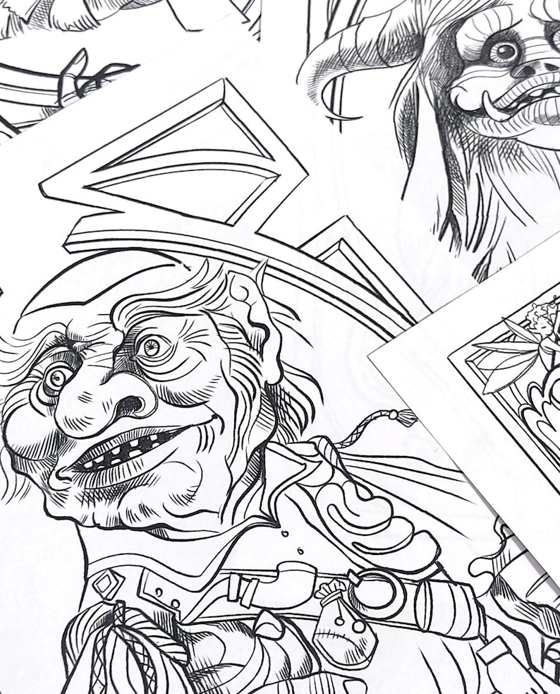 Może przedstawiać: Czarno-biała liniowa ilustracja stworzenia przypominającego gobliny z dużym nosem, szerokimi ustami i długą brodą. Stworzenie nosi kapelusz i płaszcz z fajką i sakiewką wiszącą na nim.