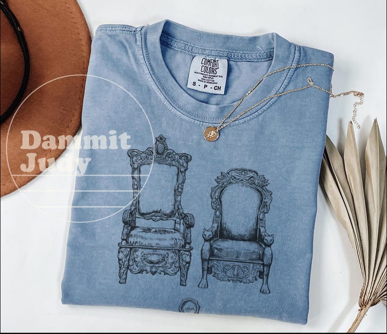 Tshirt The Lord & Assistant, chemise Taskmaster, Task master, britcom, comédie britannique, cachet de cire, Greg Davies, Little Alex Horne, Thrones image 2