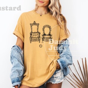 Tshirt The Lord & Assistant, chemise Taskmaster, Task master, britcom, comédie britannique, cachet de cire, Greg Davies, Little Alex Horne, Thrones image 5