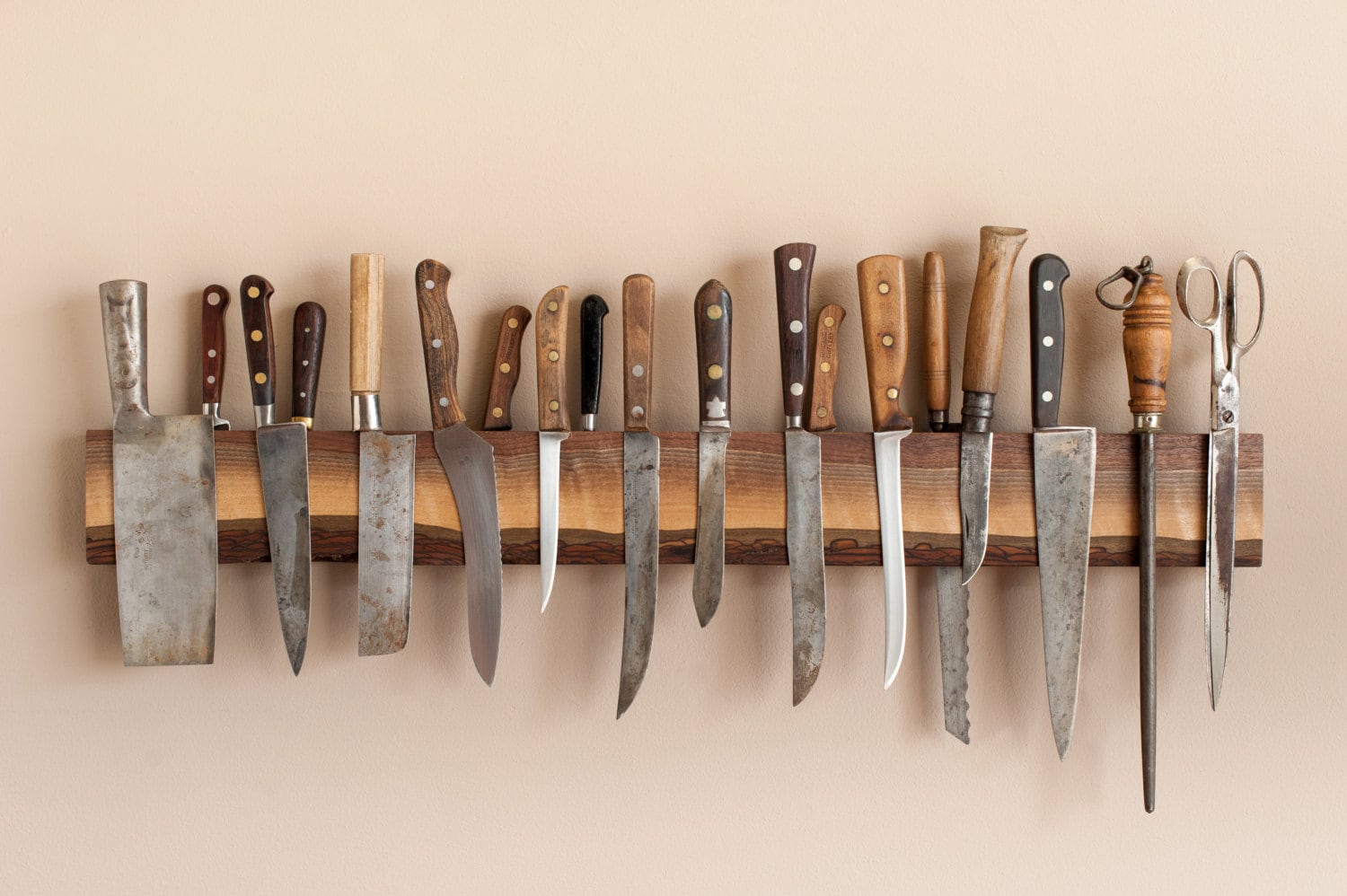 Chicago Cutlery 18-in. Magnetic Knife Storage Strip