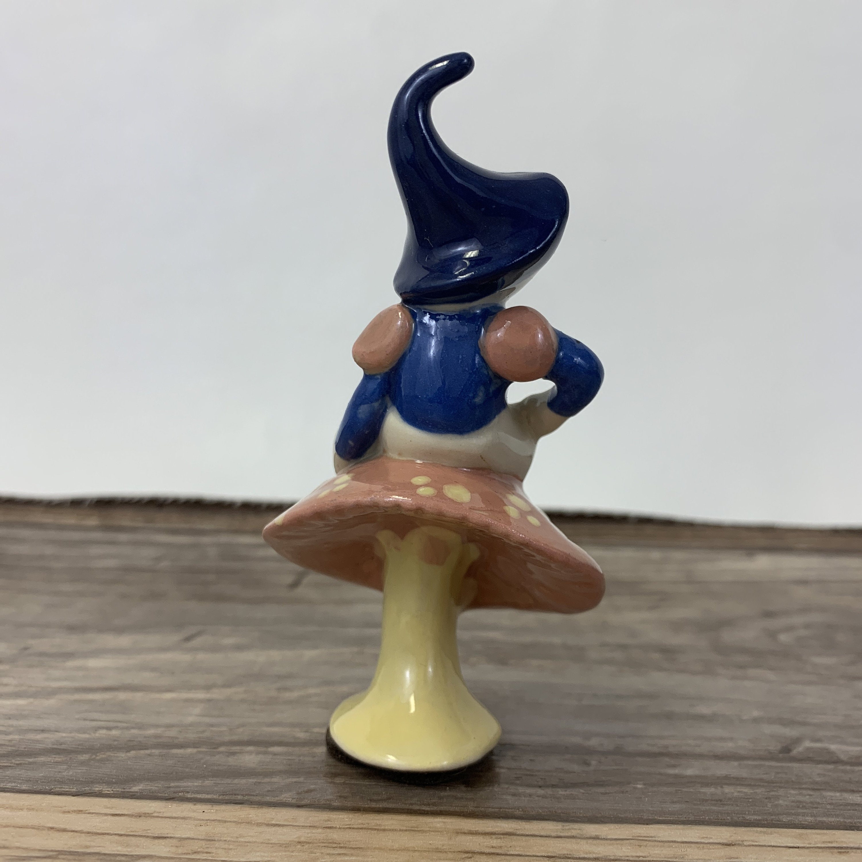 Vintage Ceramic Elf Figurines 87 - y9d5ngn