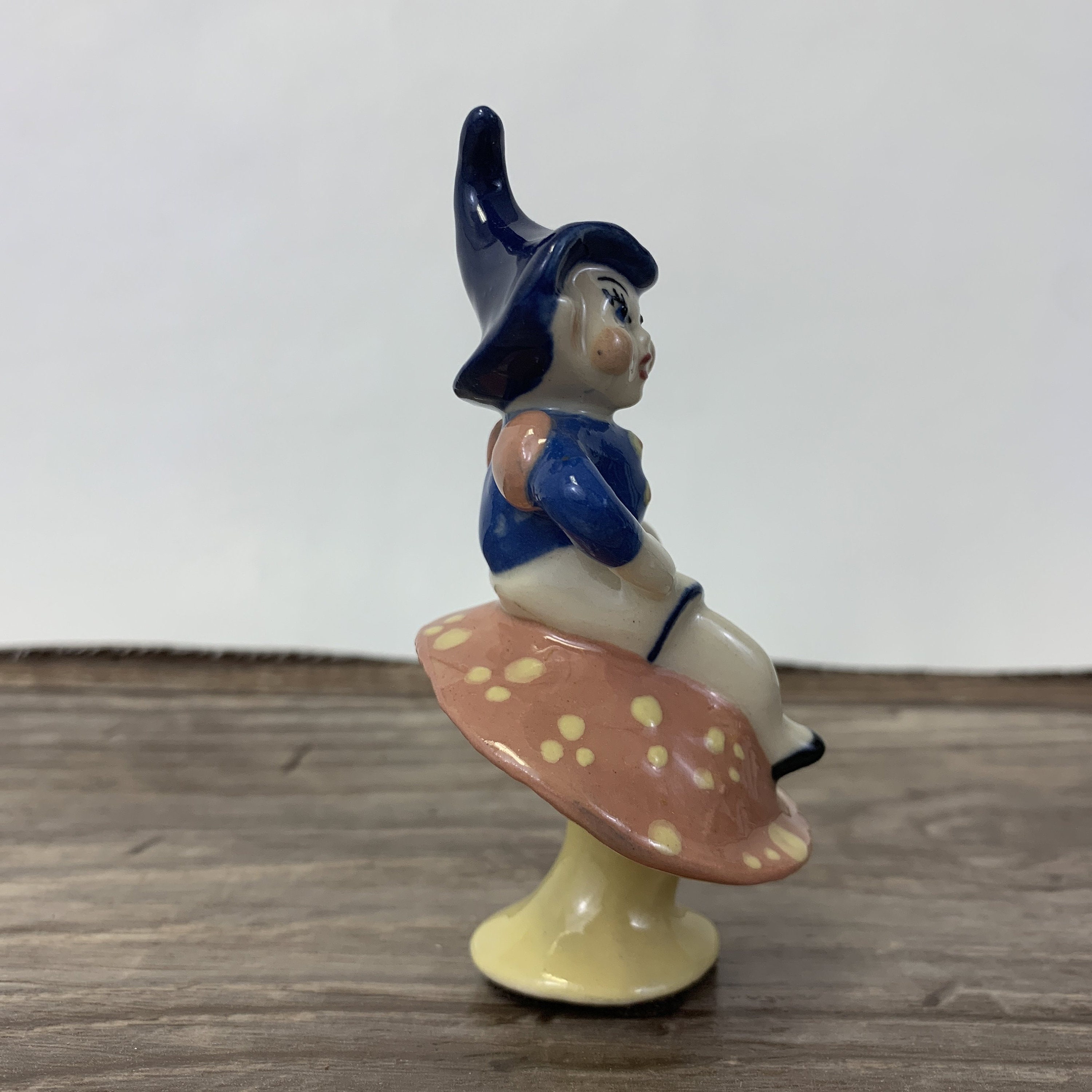 Vintage Ceramic Elf Figurines 87 - p4gnzn6