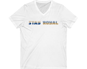 Stay Royal Graphic - blauw en goud - uniseks jersey T-shirt met korte mouwen en V-hals