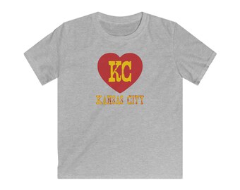 Kansas City y KC en el corazón - Camiseta infantil Softstyle