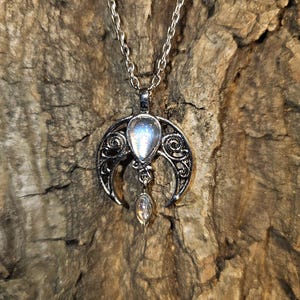 Spiraled Crescent Moon Pendant