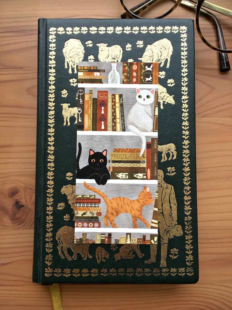 bookshelf cat bookmark image 1