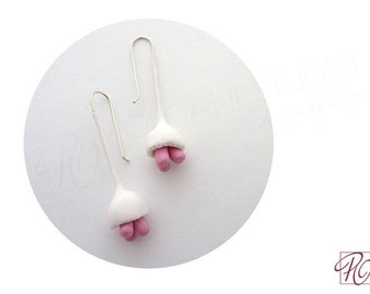 Weiß Rosa Ohrringe mit Blumenmuster, Handgemachte Polymer Clay, Sterling Silber, Organische Natur Inspirierter Schmuck