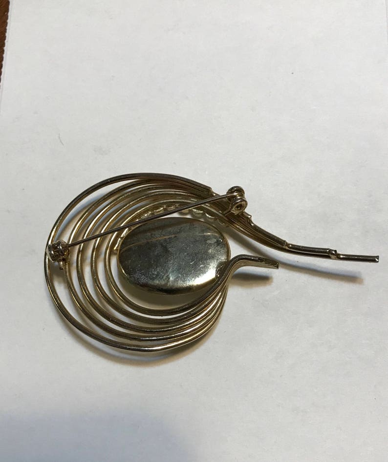 Gold and Faux Mabe Pearl Pasely Pin image 4