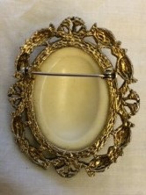 Victorian Style Cameo Domed Lady Profile Brooch - image 2