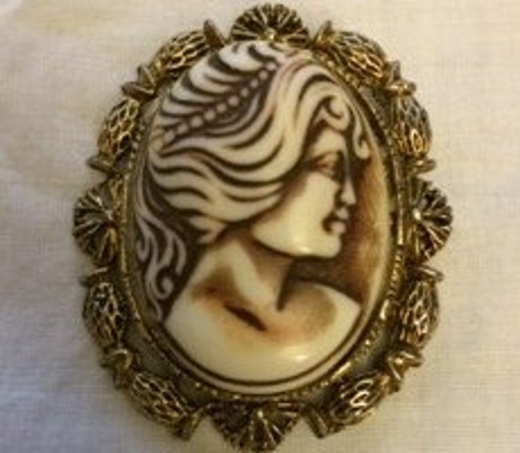 Victorian Style Cameo Domed Lady Profile Brooch - image 1