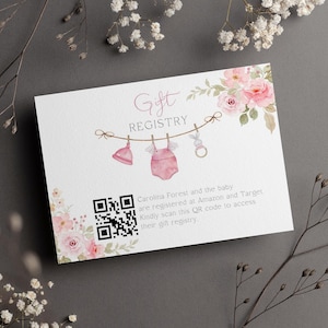 Bearbeitbare Mädchen-Kleidung-Geschenk-Registrierkarte, Baby-Wäsche-Rosa-Kleidung-QR-Code-Karte, Mädchen-Rosa-Blumen-Registriergeschenkkarte CD011