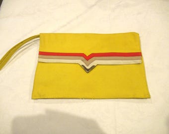 Gele stoffen clutch, chevronpatroon, ca. Jaren 70