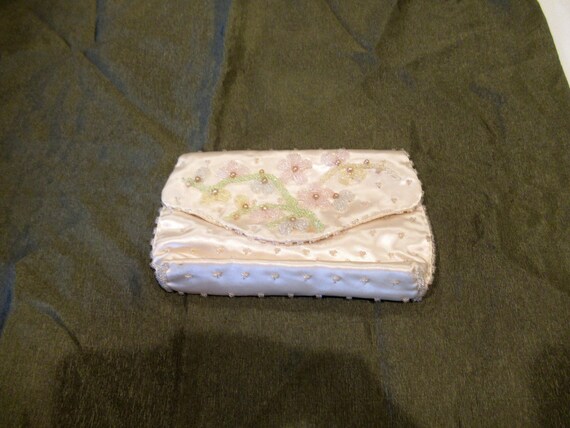 Richere cream-colored satin beaded purse, pink bl… - image 1