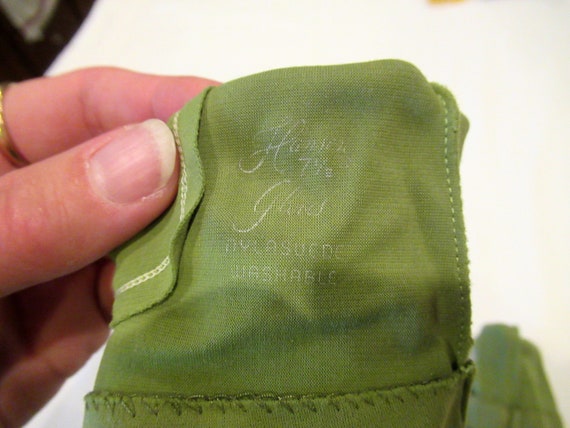 Hansen green nylon gloves with bows, sz. 7.5, c. … - image 4