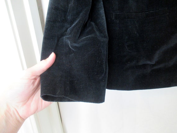 Black velvet blazer suit jacket, sz. 14, 38" ches… - image 4