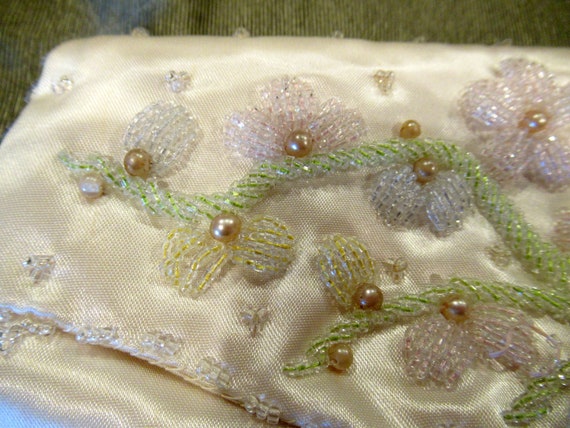 Richere cream-colored satin beaded purse, pink bl… - image 3